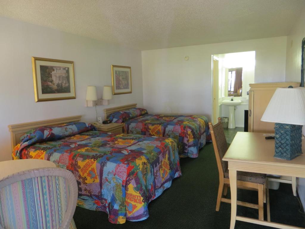 Magic Castle Inn & Suites Motel image 18